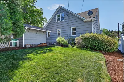 121 W 10th St, The Dalles, OR 97058 - Photo 6