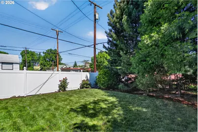 121 W 10th St, The Dalles, OR 97058 - Photo 40