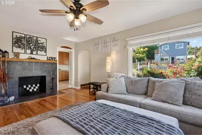 121 W 10th St, The Dalles, OR 97058 - Photo 10
