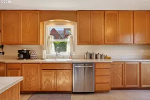 121 W 10th St, The Dalles, OR 97058 - Photo 14