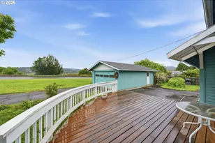 906 C St, Myrtle Point, OR 97458 - Photo 48