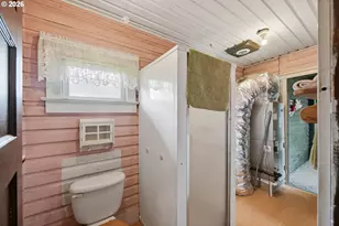 906 C St, Myrtle Point, OR 97458 - Photo 28