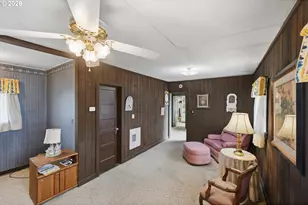 906 C St, Myrtle Point, OR 97458 - Photo 32