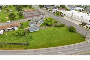906 C St, Myrtle Point, OR 97458 - Photo 6