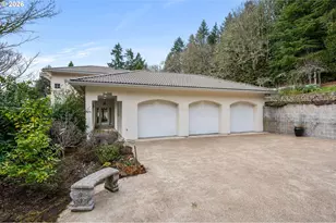 4015 Spring Knoll Dr, Eugene, OR 97405 - Photo 2