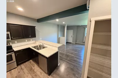 2123 SE 19th St, Gresham, OR 97080 - Photo 8