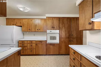 236 Greenvale Dr, Springfield, OR 97477 - Photo 8