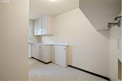 236 Greenvale Dr, Springfield, OR 97477 - Photo 16