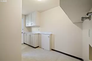 236 Greenvale Dr, Springfield, OR 97477 - Photo 16