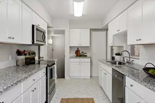 4426 NE 38th Ave, Portland, OR 97211 - Photo 12