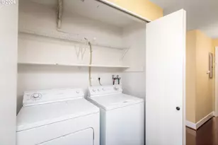 5640 S Riverside Ln, Portland, OR 97239 - Photo 26