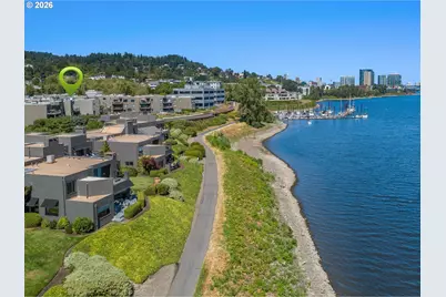 5640 S Riverside Ln #2, Portland, OR 97239 - Photo 1