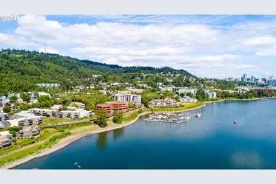 5640 S Riverside Ln #2, Portland, OR 97239 - Photo 42