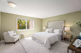 5640 S Riverside Ln, Portland, OR 97239 - Photo 20