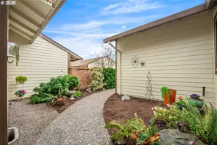 10440 SW Greenleaf Terrace, Tigard, OR 97224 - Photo 4