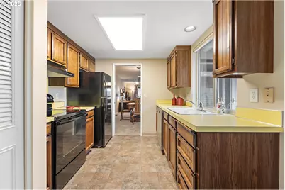 10440 SW Greenleaf Ter, Tigard, OR 97224 - Photo 14