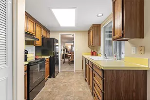 10440 SW Greenleaf Terrace, Tigard, OR 97224 - Photo 14