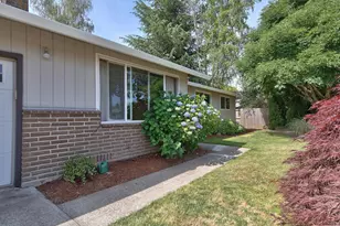 1728 NE 19th St, McMinnville, OR 97128 - Photo 2