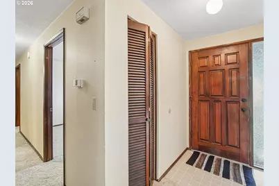 1728 NE 19th St, McMinnville, OR 97128 - Photo 4