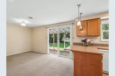 1728 NE 19th St, McMinnville, OR 97128 - Photo 12