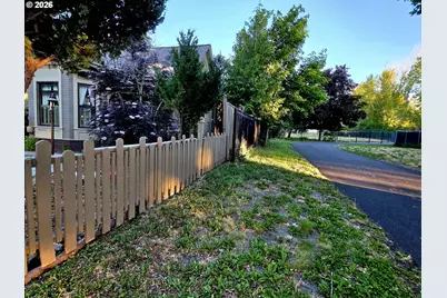 1739 Madison St, Baker City, OR 97814 - Photo 6