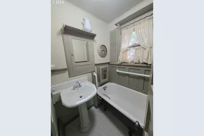 1739 Madison St, Baker City, OR 97814 - Photo 14