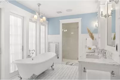 2023 SW Montgomery Dr, Portland, OR 97201 - Photo 16