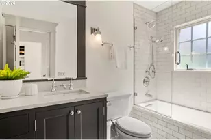 2023 SW Montgomery Dr, Portland, OR 97201 - Photo 14