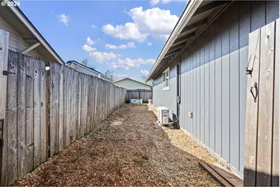 422 S 49th Pl, Springfield, OR 97478 - Photo 32