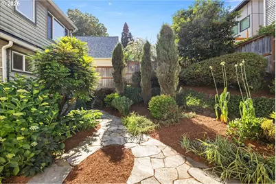 221 SW Texas St, Portland, OR 97219 - Photo 46