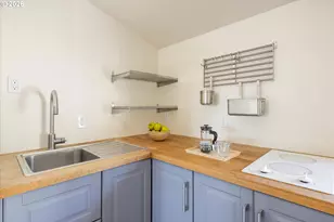 221 SW Texas St., Portland, OR 97219 - Photo 28