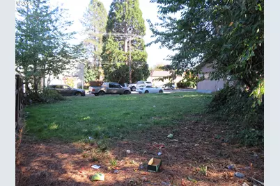 1147 NE 9th Ave, McMinnville, OR 97128 - Photo 4