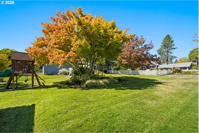 1819 4th Ave, West Linn, OR 97068 - Photo 38