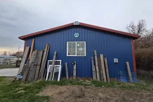 225 NE 8th St, Irrigon, OR 97844 - Photo 4