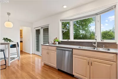8120 SW Maple Dr, Portland, OR 97225 - Photo 16