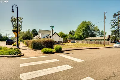 512 Davidson Ave, Woodland, WA 98674 - Photo 10