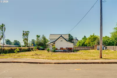 512 Davidson Ave, Woodland, WA 98674 - Photo 2