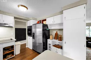 910 E 43rd Ave, Eugene, OR 97405 - Photo 14