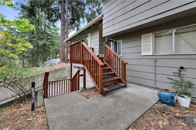 910 E 43rd Ave, Eugene, OR 97405 - Photo 4