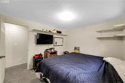 910 E 43rd Ave, Eugene, OR 97405 - Photo 22