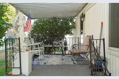 12430 N South Shore Ave, Portland, OR 97217 - Photo 6