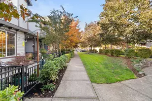 1251 SE Bianca St, Hillsboro, OR 97123 - Photo 2