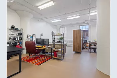 1314 NW Irving St #201, Portland, OR 97209 - Photo 8