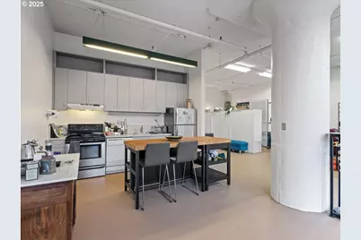 1314 NW Irving St #201, Portland, OR 97209 - Photo 14