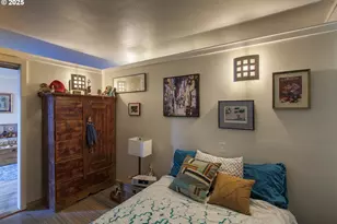 533 NE Holladay St, Portland, OR 97232 - Photo 8