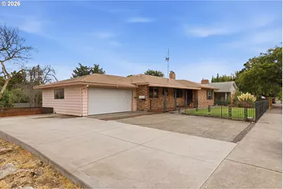 601 E 12th St, The Dalles, OR 97058 - Photo 2