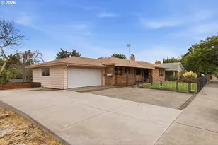 601 E 12th St, The Dalles, OR 97058 - Photo 2