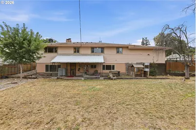 601 E 12th St, The Dalles, OR 97058 - Photo 38
