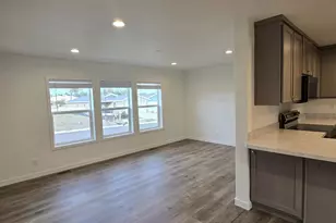 5299 Maple St, Florence, OR 97439 - Photo 2