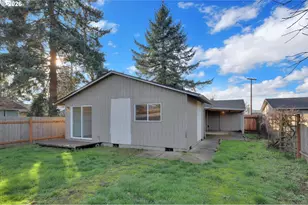 733 54th St, Springfield, OR 97478 - Photo 32